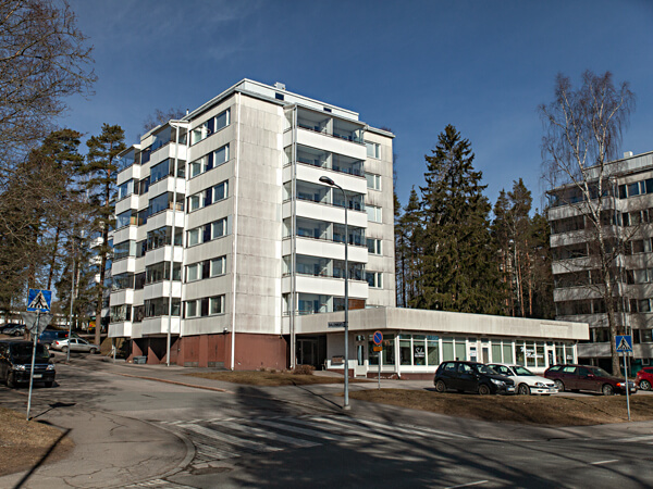 Salonkadun ja Seittem&auml;nmiehenkadun kulma